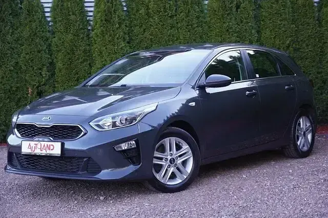 Gebraucht Kia Ceed Vision 140 PS (102 kW) 2019 Grau Kleinwagen
