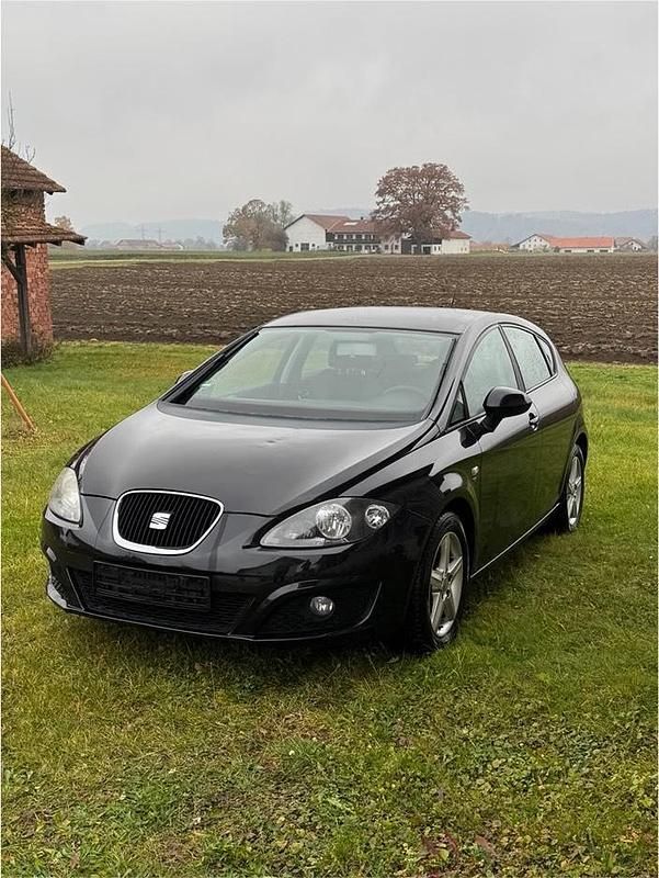 Schwarz Gebraucht 2010 Seat Leon Limousine | 2.500 € (Fairer Preis) - Bild 1/4