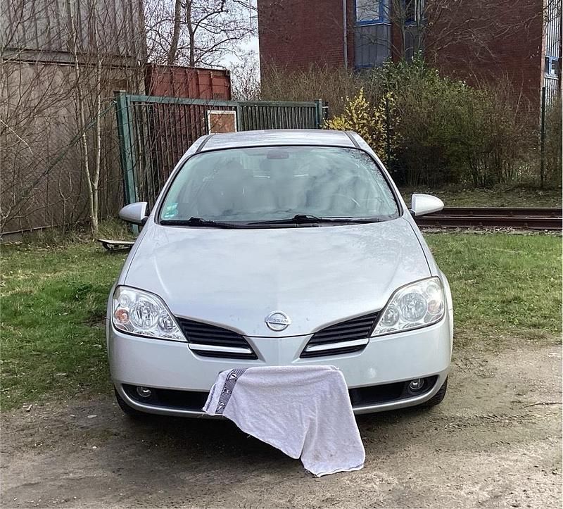 Gebraucht Nissan Primera 85 PS (62 kW) 2003 Silber Limousine