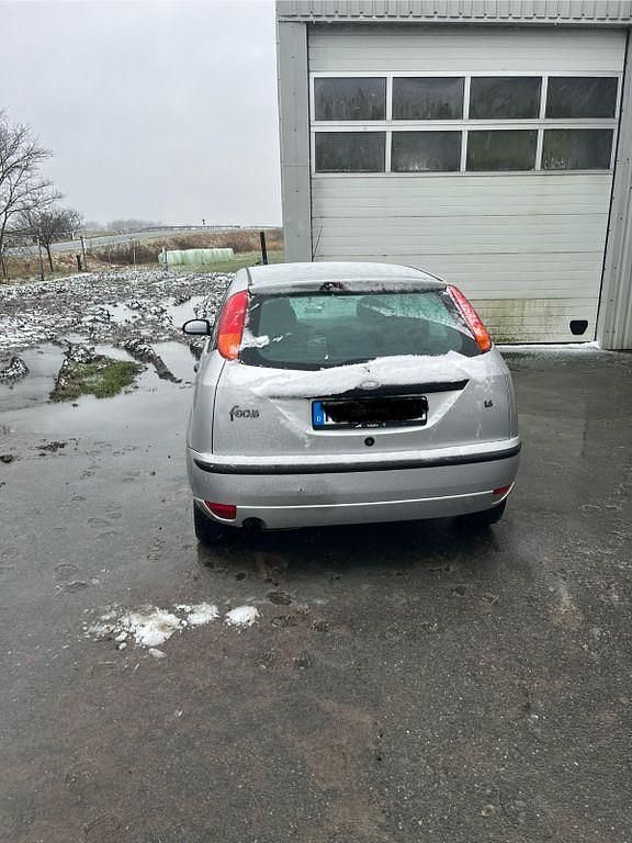 Gebraucht Ford Focus 101 PS (74 kW) 2003 Silber Limousine