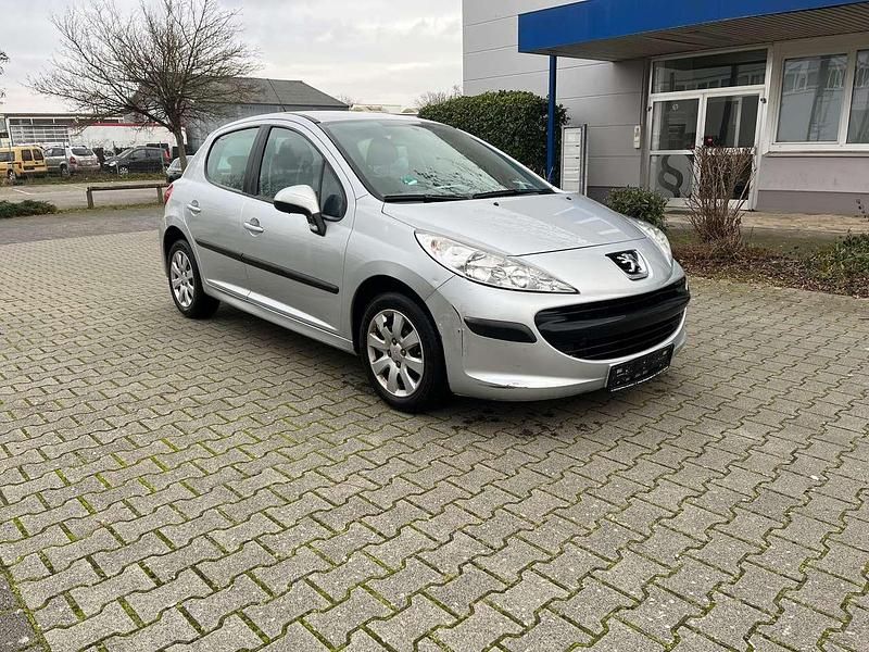 Gebraucht Peugeot 207 Tendance 73 PS (53 kW) 2008 lackierung mit schutzlack Kleinwagen