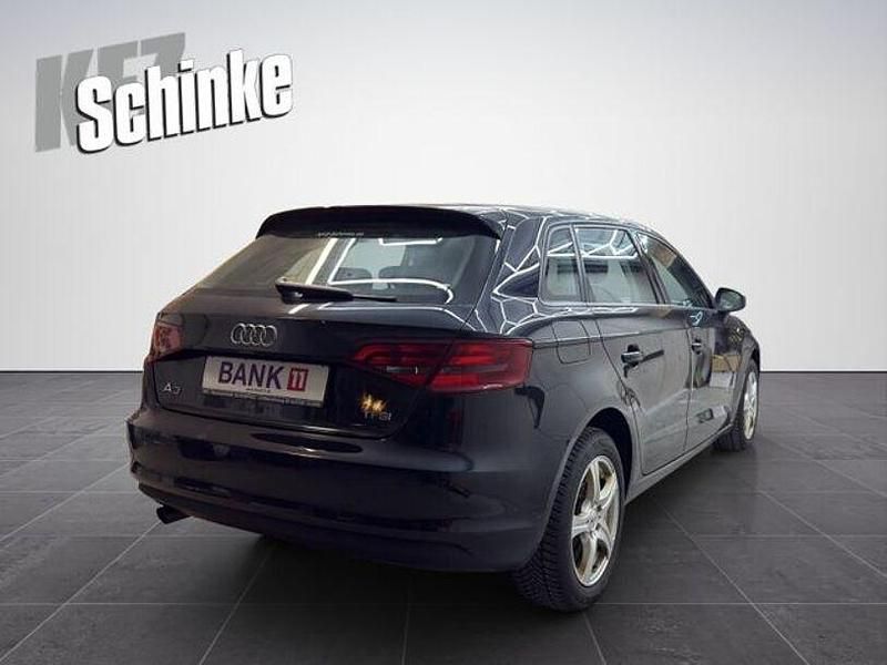 Gebraucht Audi A3 Attraction 110 PS (80 kW) 2015 Schwarz Kombi