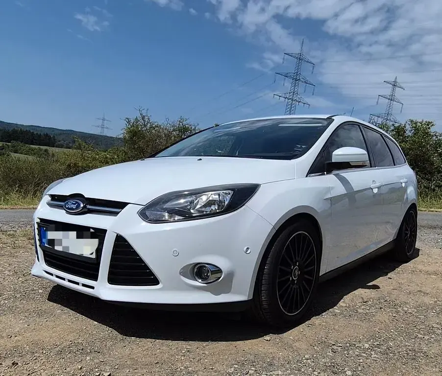 Gebraucht Ford Focus Titanium 150 PS (110 kW) 2011 Weiß Limousine