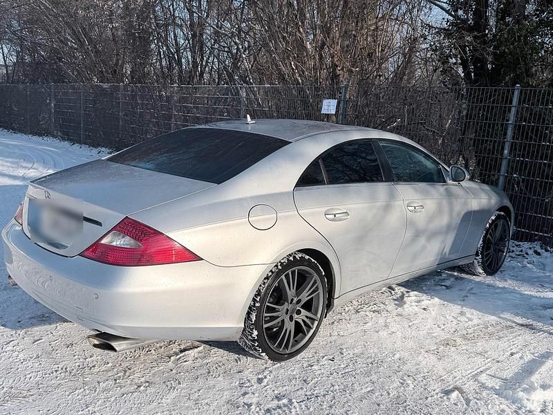 Grau Gebraucht 2007 Mercedes CLS320 Coupé | 5.999 € (Superpreis) - Bild 1/4