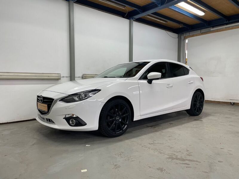 Weiß Gebraucht 2015 Mazda 3 Sports-Line Limousine | 9.999 € (Fairer Preis) - Bild 1/4