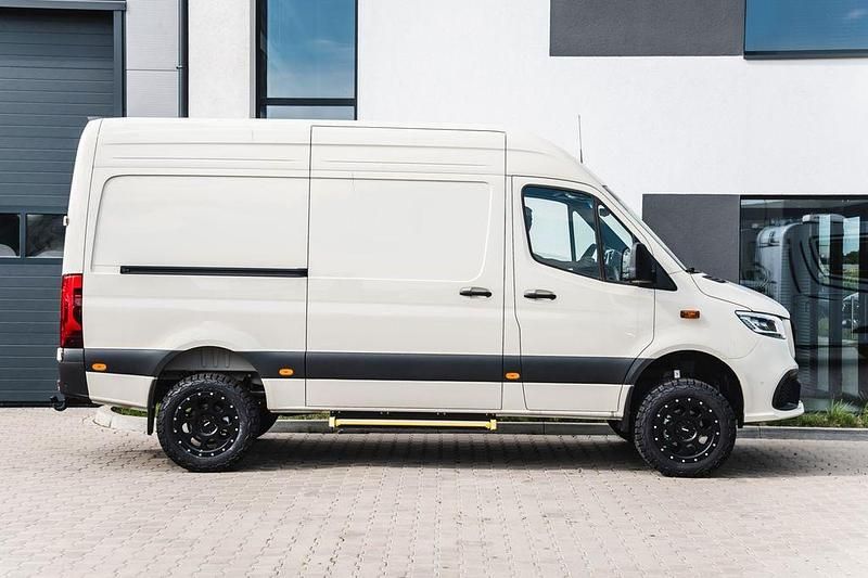 Neu Mercedes Sprinter AMG 190 PS (139 kW) 2025 Grau Van