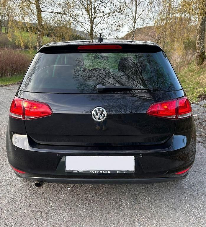 Gebraucht VW Golf VII LOUNGE 110 PS (80 kW) 2015 Schwarz Limousine