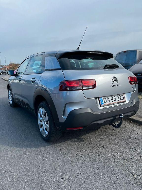Gebraucht Citroën C4 Feel 99 PS (72 kW) 2018 Grau SUV