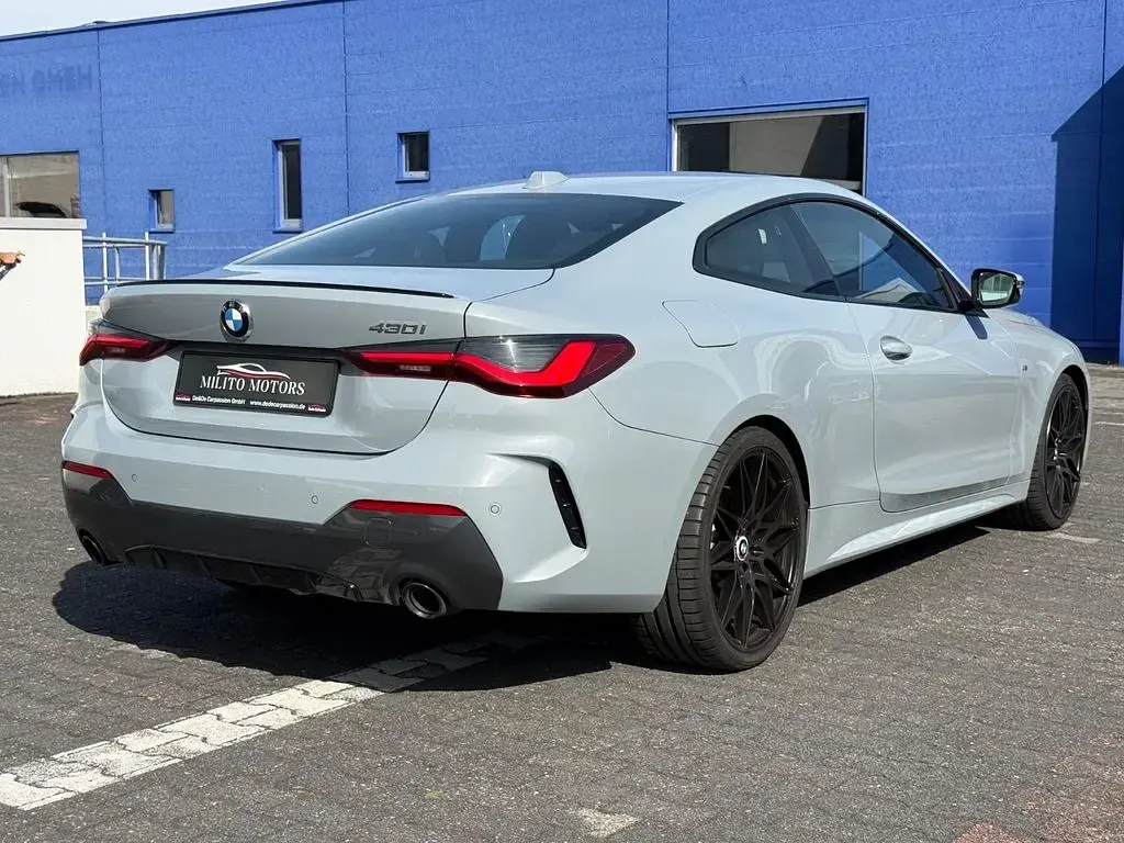 Gebraucht BMW 430 M Sport 258 PS (189 kW) 2023 Brooklyn grau metallic Coupé