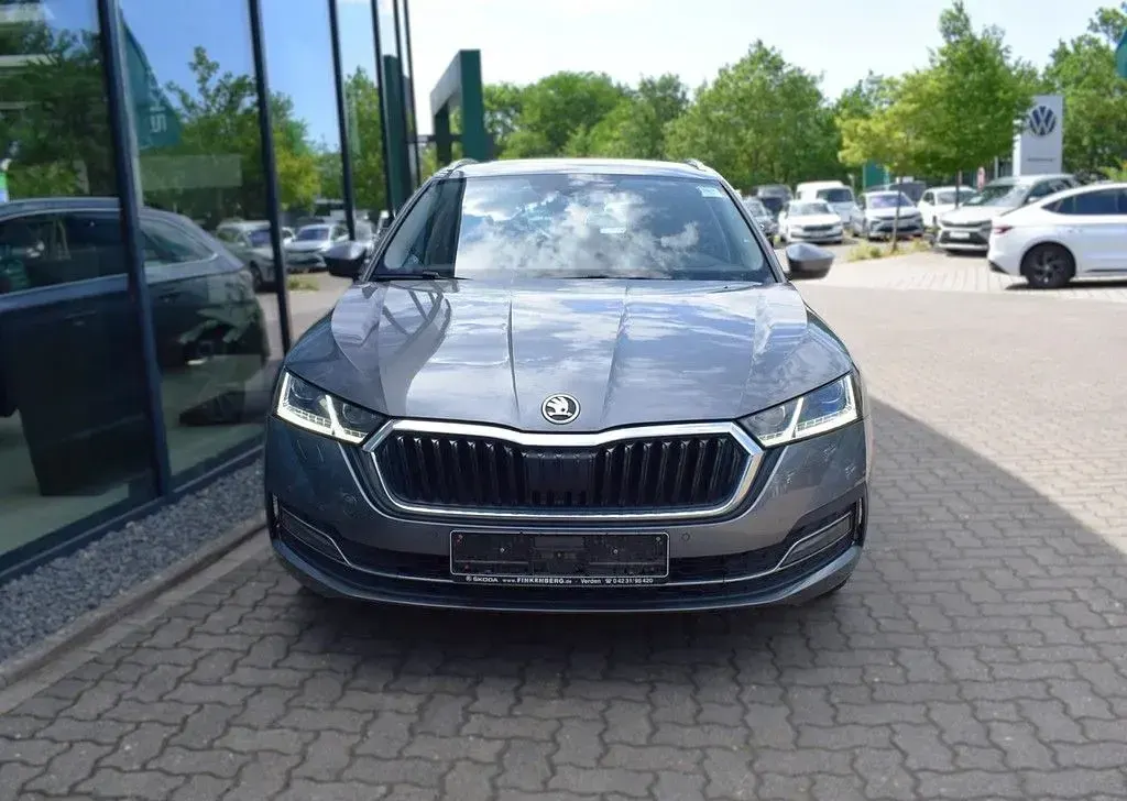 Gebraucht Skoda Octavia Style 150 PS (110 kW) 2023 Grau Kombi