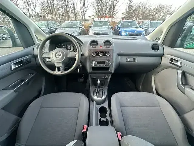 Gebraucht VW Caddy Trendline 102 PS (75 kW) 2012 Grün Van / Kleinbus