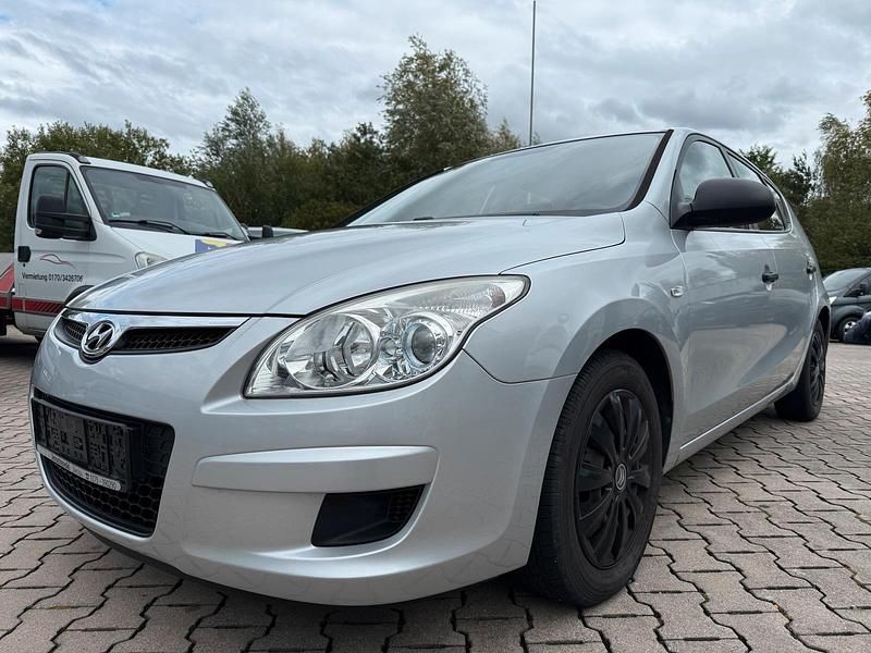 Silber Gebraucht 2008 Hyundai i30 Limousine | 1.990 € (Superpreis) - Bild 1/4