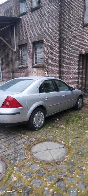 Silber Gebraucht 2001 Ford Mondeo Limousine | 2.099 € (Fairer Preis) - Bild 1/4
