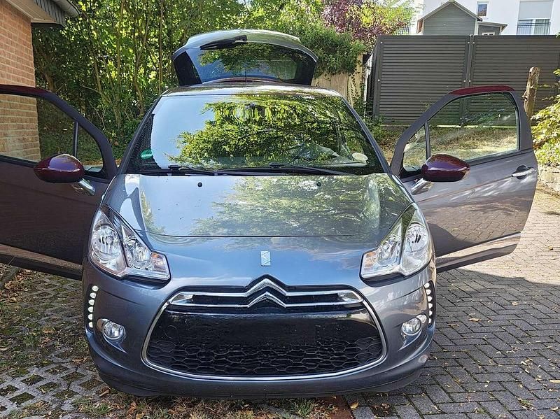 Grau Gebraucht 2011 Citroën DS3 Chic Limousine | 2.800 € (Fairer Preis) - Bild 1/4