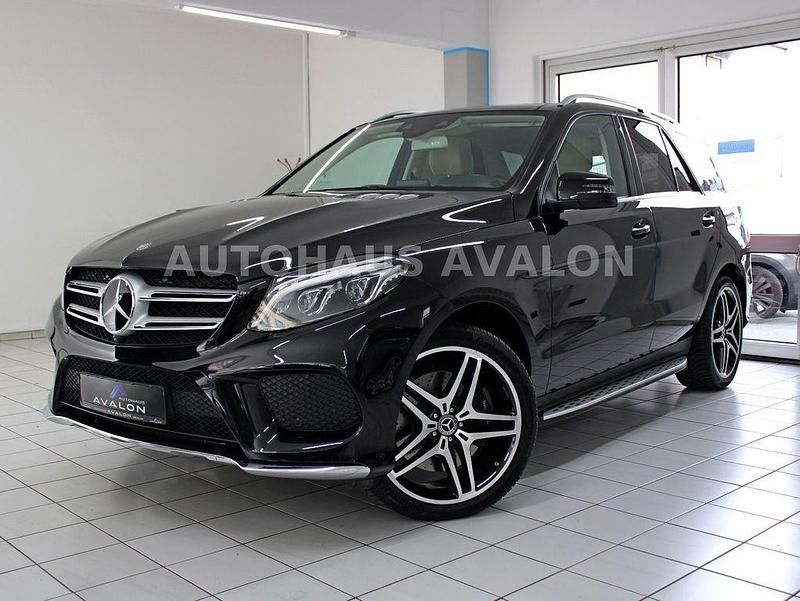 Obsidianschwarz metallic Gebraucht 2017 Mercedes GLE500 Exclusive SUV | 43.980 € (Teuer) - Bild 1/4