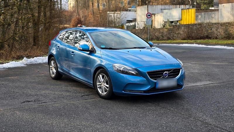 Blau Gebraucht 2015 Volvo V40 Kombi | 7.290 € (Fairer Preis) - Bild 1/4