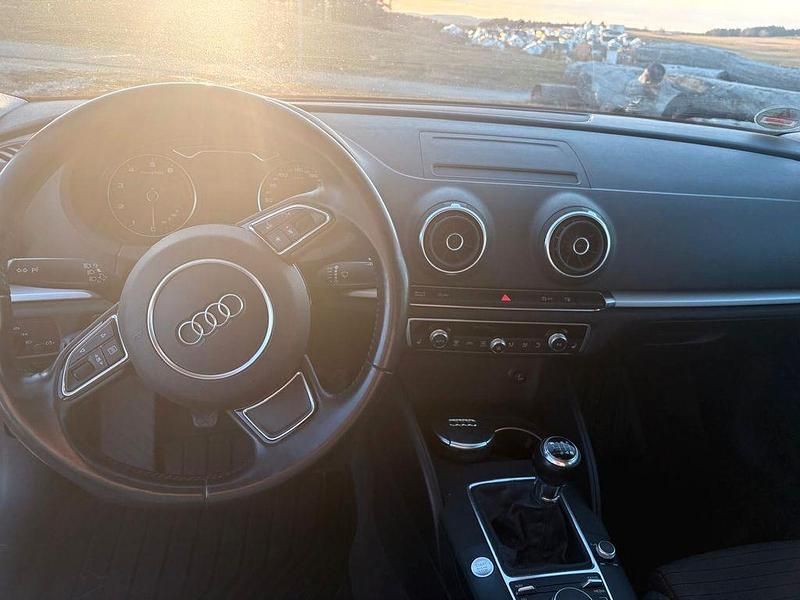 Gebraucht Audi A3 Ambition 125 PS (91 kW) 2015 Grau Limousine