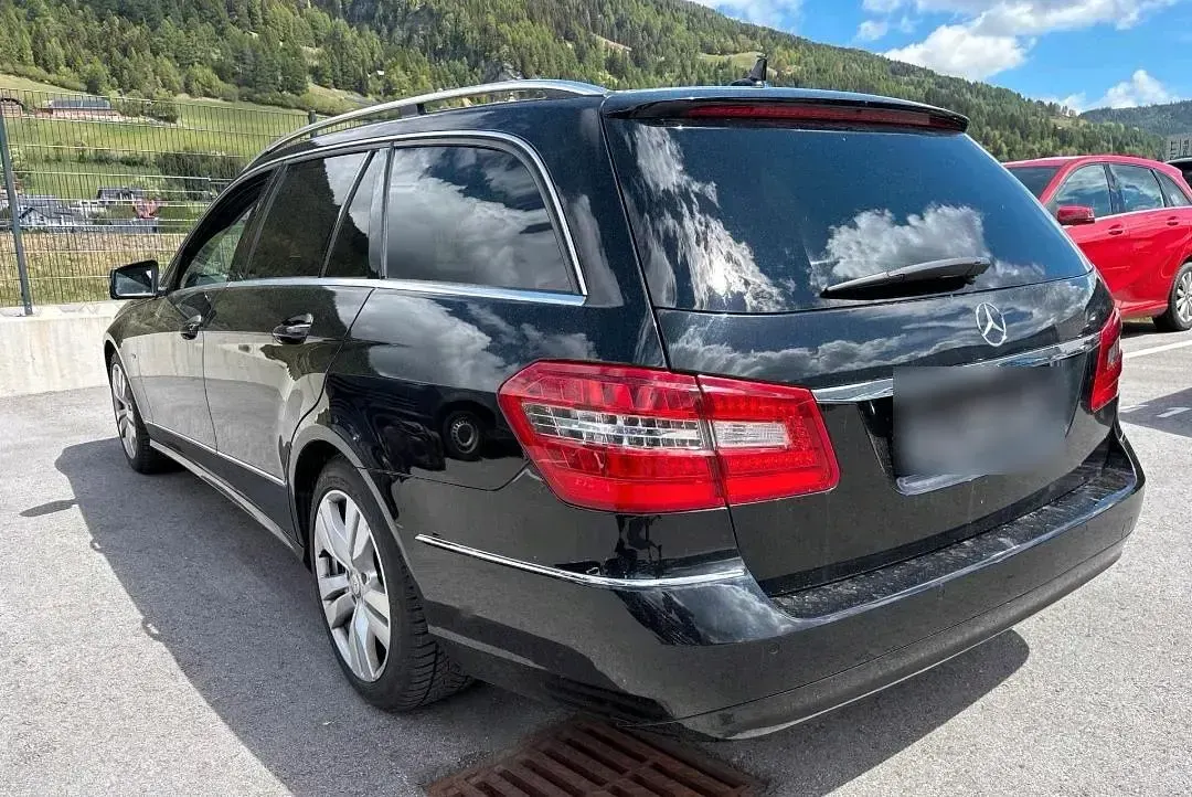Gebraucht Mercedes E220 Avantgarde 170 PS (125 kW) 2012 Schwarz Kombi
