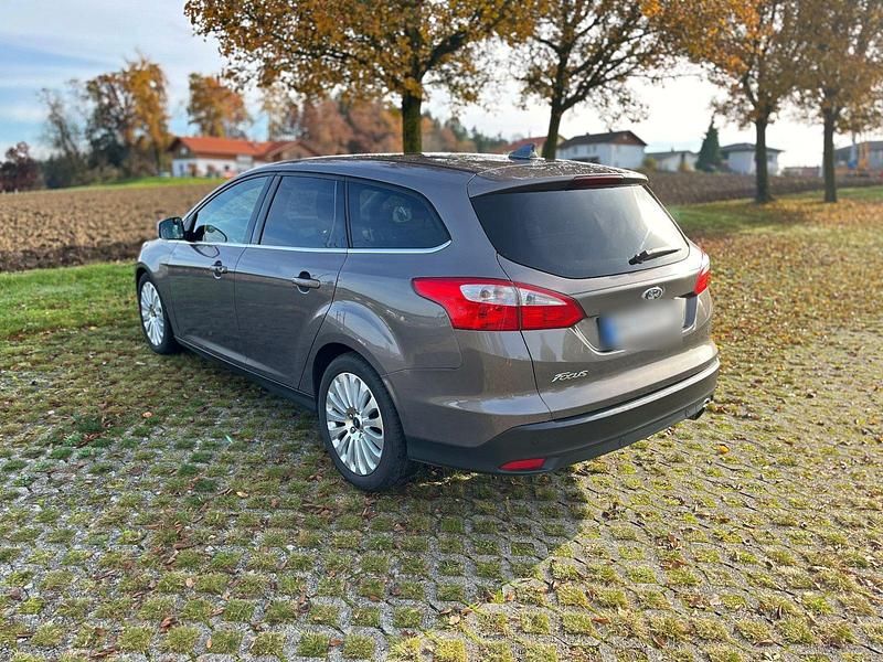 Usata Ford Focus 116 CV (85 kW) 2012 Grigio Station wagon