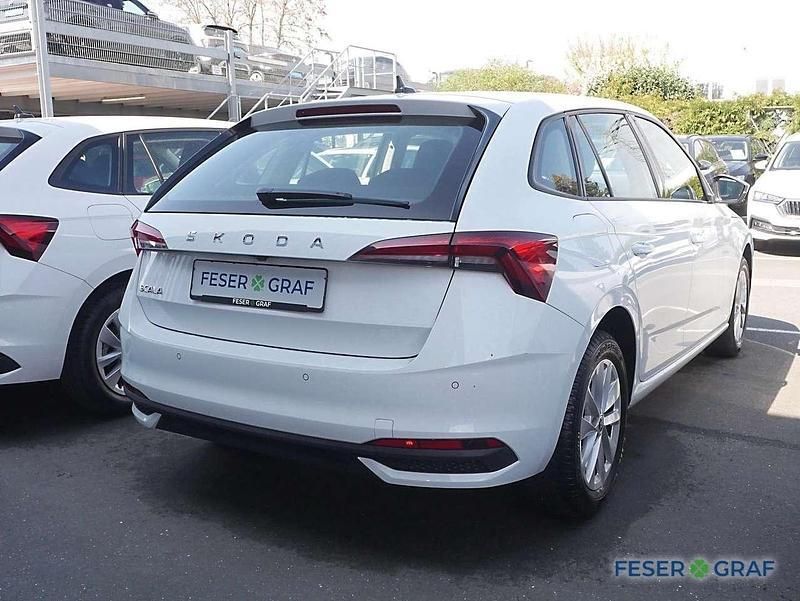 Gebraucht Skoda Scala Selection 150 PS (110 kW) 2024 Weiß Kleinwagen