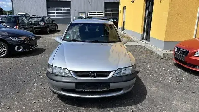 Gebraucht Opel Vectra Comfort 116 PS (85 kW) 1998 Other Limousine