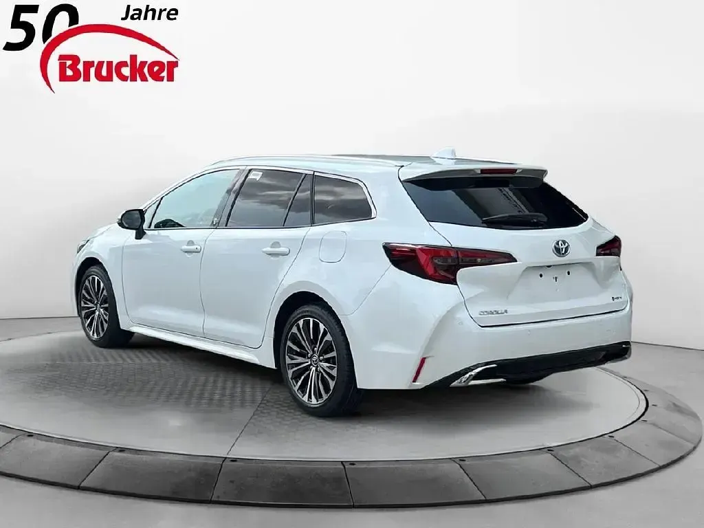 Gebraucht Toyota Corolla Team 196 PS (144 kW) 2024 Weiß Kombi