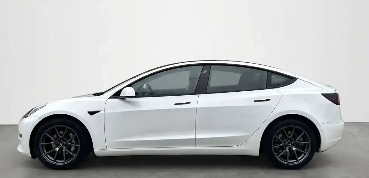 Usata Tesla Model 3 Standard Range 239 kW (325 CV) 2022 Bianco Berlina