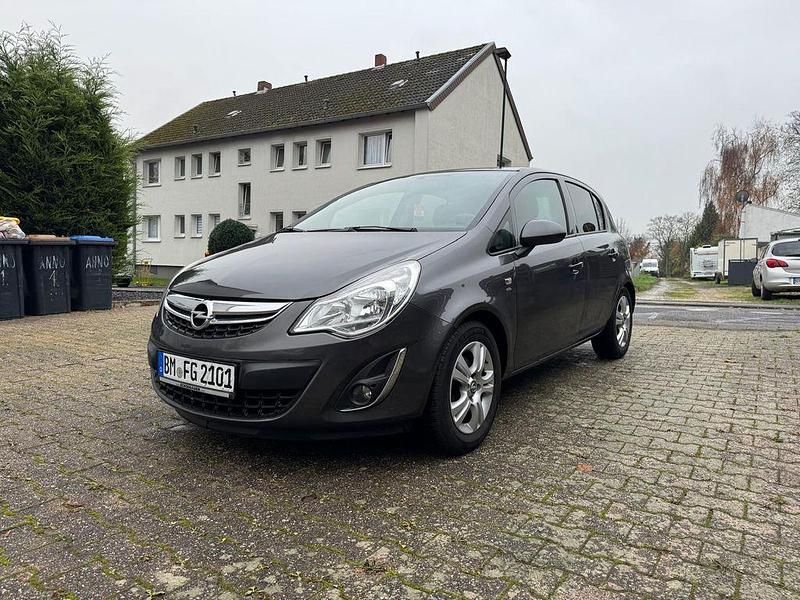 Grau Gebraucht 2011 Opel Corsa Limousine | 2.200 € (Guter Preis) - Bild 1/4