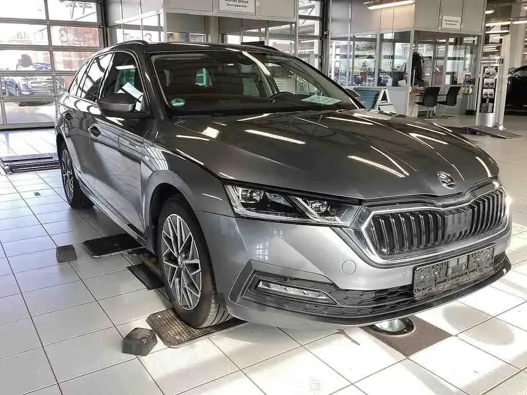 Usata Skoda Octavia Ambition 150 CV (110 kW) 2023 Grigio Station wagon