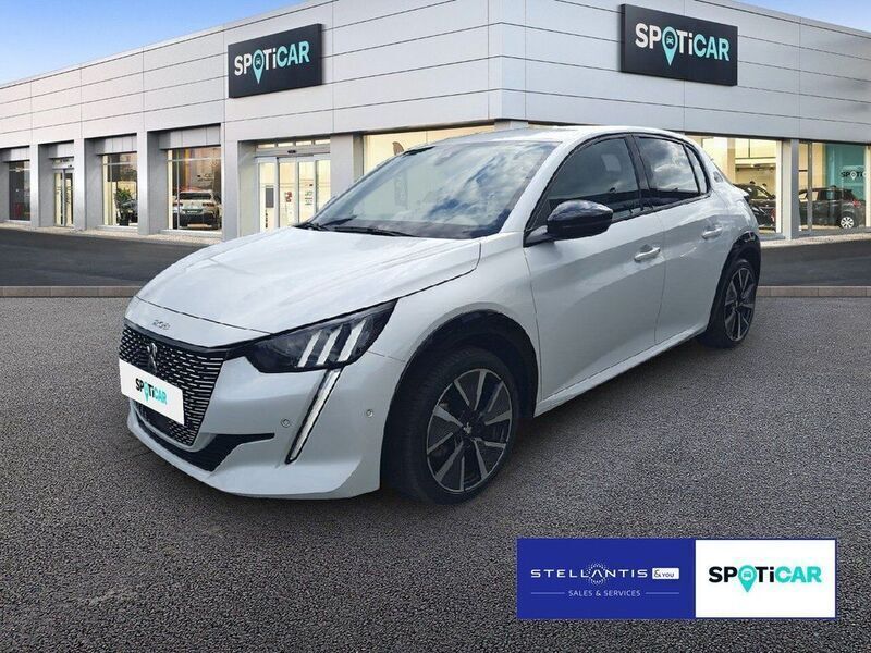 Weiß Gebraucht 2021 Peugeot e-208 GT Kleinwagen | 17.270 € (Fairer Preis) - Bild 1/4