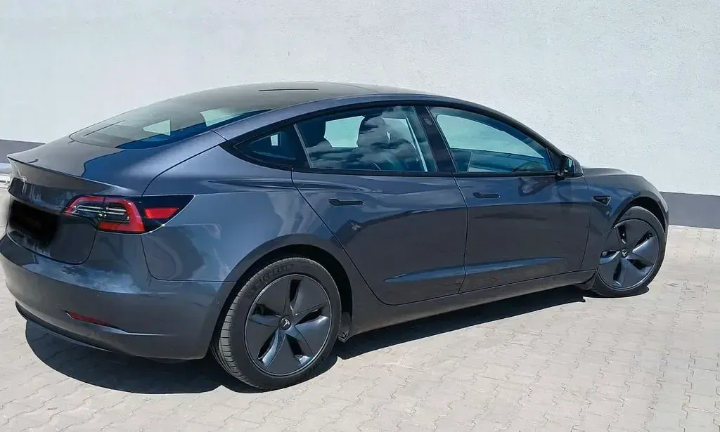 Usado Tesla Model 3 RWD 208 kW (283 CV) 2022 Gris Berlina