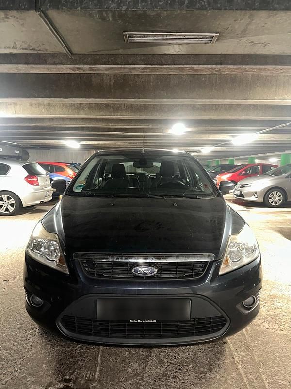 Gebraucht Ford Focus 130 PS (95 kW) 2009 Blau Kleinwagen