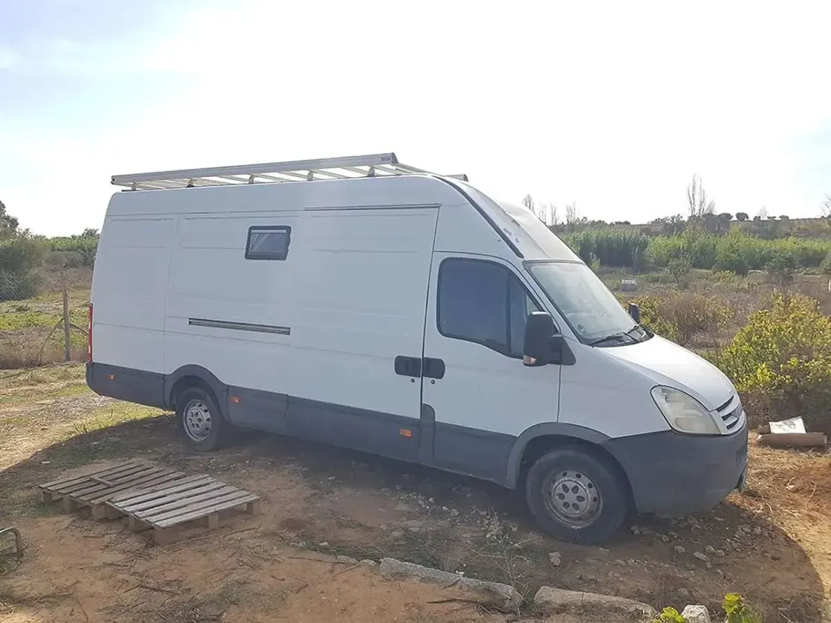 Second-hand Iveco Daily 116 CP (85 kW) 2008 Alb Van