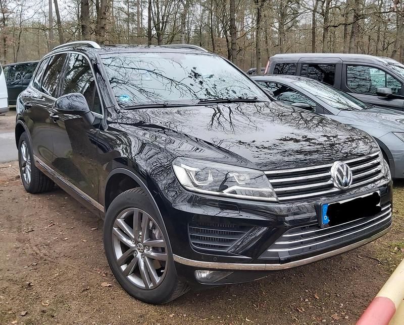 Schwarz Gebraucht 2016 VW Touareg SUV | 25.000 € (Fairer Preis) - Bild 1/4