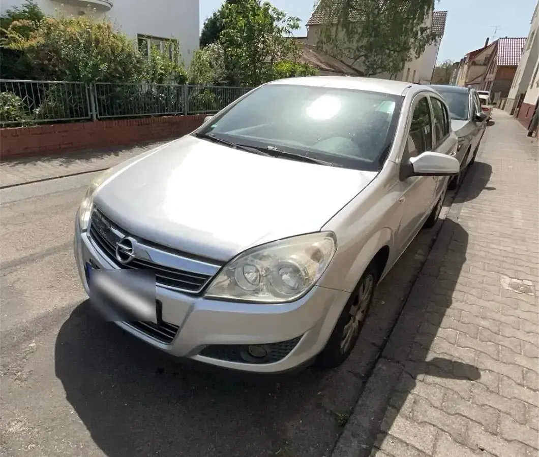 Gebraucht Opel Astra 116 PS (85 kW) 2007 Grau Limousine