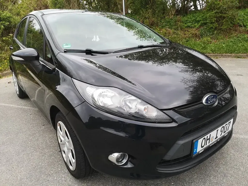 Gebraucht Ford Fiesta Trend 60 PS (44 kW) 2012 Schwarz Limousine