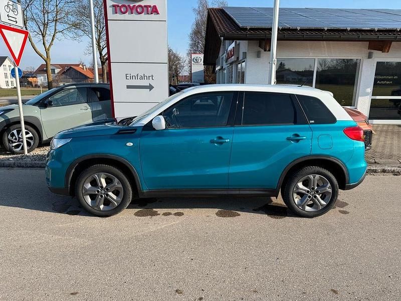 Gebraucht Suzuki Vitara Club 120 PS (88 kW) 2016 Blau SUV