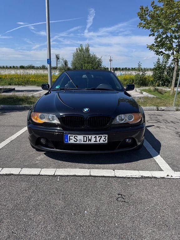 Schwarz Gebraucht 2004 BMW 320 Cabriolet Sport Line Cabrio | 6.999 € (Fairer Preis) - Bild 1/4