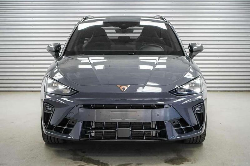 Second-hand Cupra Leon VZ 333 CP (244 kW) 2025 Gri Break