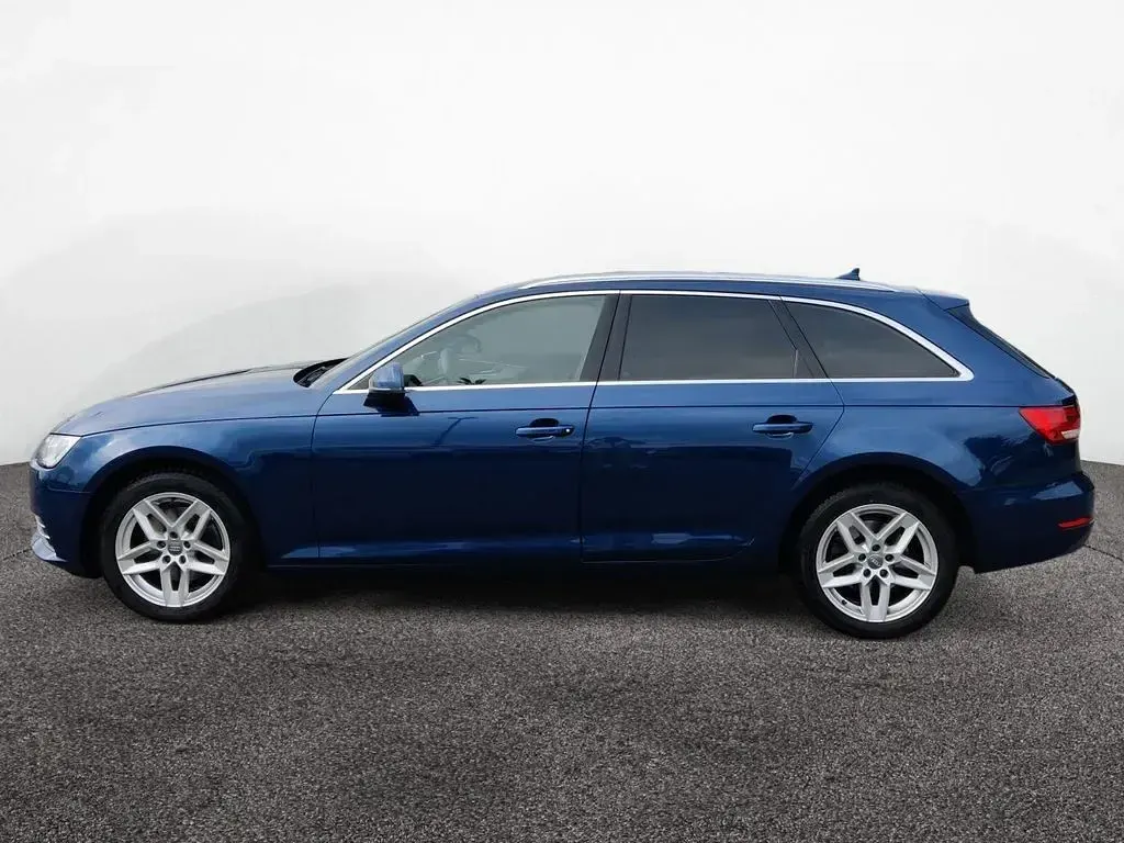Gebraucht Audi A4 Sport 150 PS (110 kW) 2018 Scubablau metallic Kombi