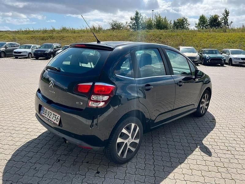 Gebraucht Citroën C3 SELECTION 82 PS (60 kW) 2016 Schwarz Kleinwagen