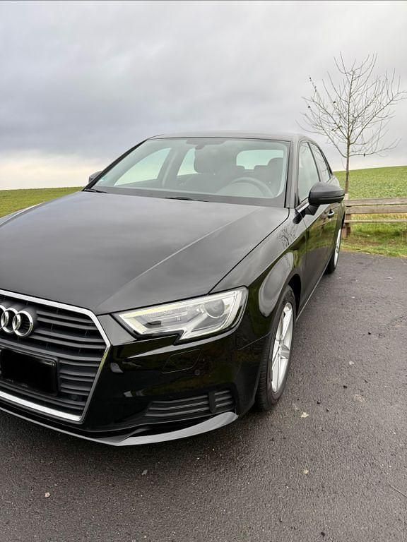 Gebraucht Audi A3 116 PS (85 kW) 2016 Schwarz Limousine