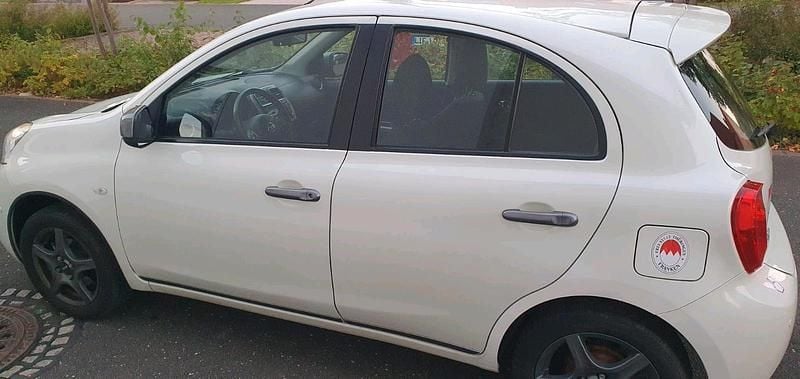 Weiß Gebraucht 2014 Nissan Micra Kleinwagen | 3.200 € (Guter Preis) - Bild 1/4