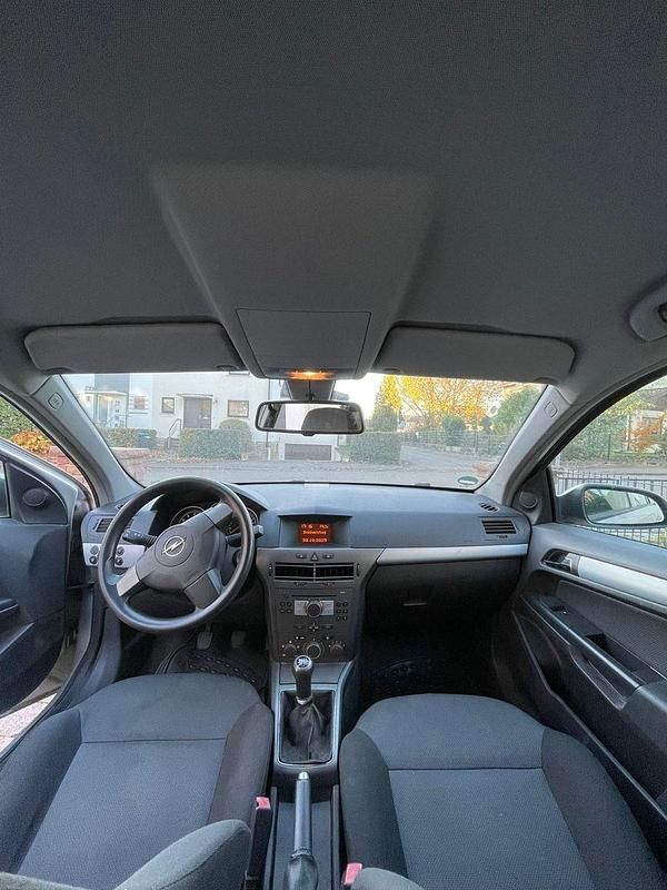 Gebraucht Opel Astra 105 PS (77 kW) 2005 Silber Kombi