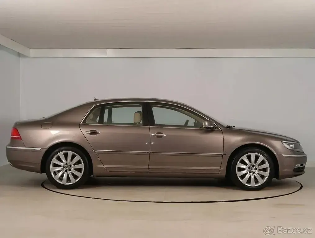 Gebraucht VW Phaeton 450 PS (330 kW) 2011 Braun Limousine