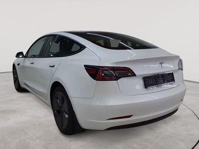 Gebraucht Tesla Model 3 Standard Range Plus 239 kW (325 PS) 2021 Pearl white multicoat Limousine
