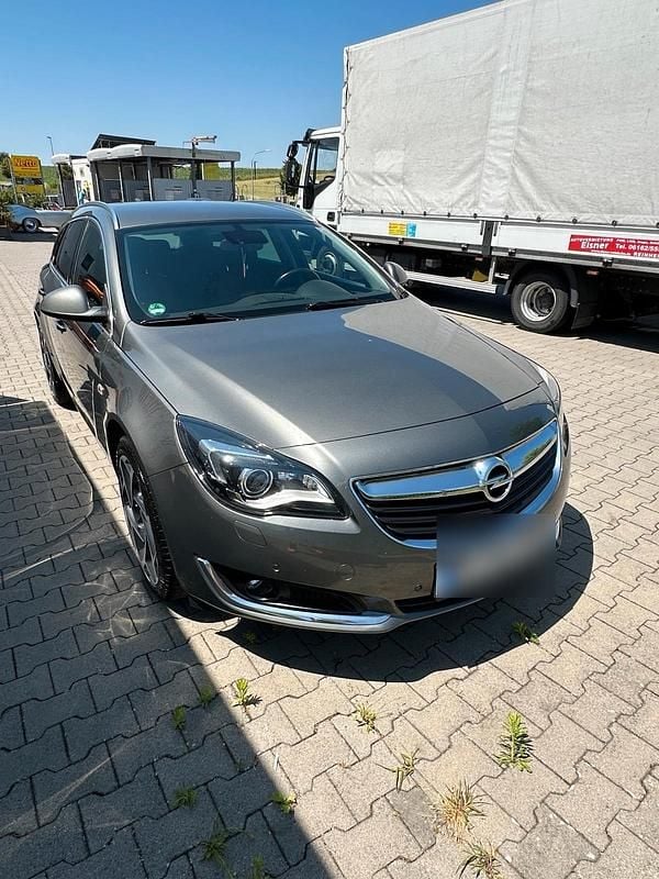 Grau Gebraucht 2017 Opel Insignia Kombi | 6.500 € (Superpreis) - Bild 1/4
