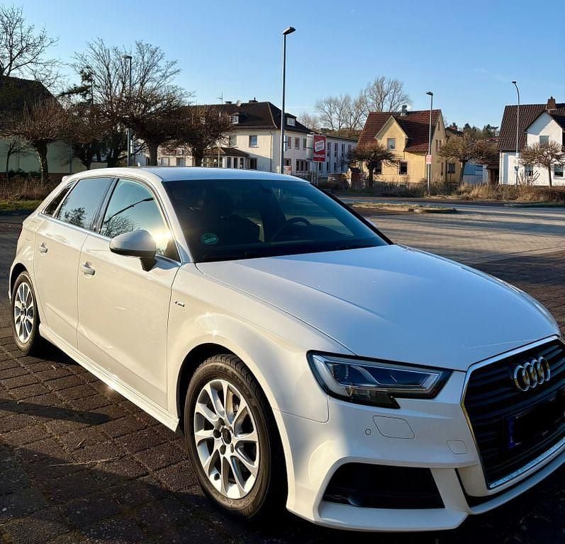 Gebraucht Audi A3 Sport 150 PS (110 kW) 2018 Weiß Limousine
