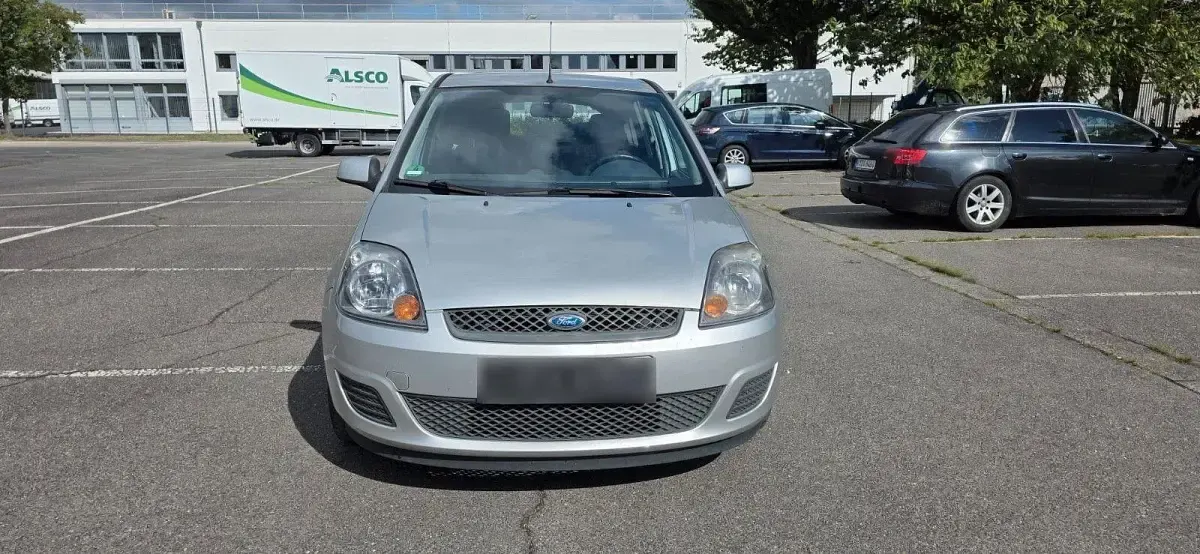 Gebraucht Ford Fiesta Style 60 PS (44 kW) 2007 Silber Kleinwagen