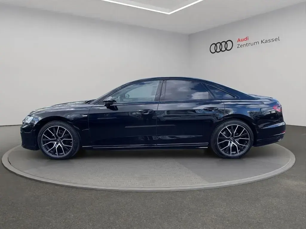 Gebraucht Audi A8 S-Line 286 PS (210 kW) 2024 Mythosschwarz metallic Limousine